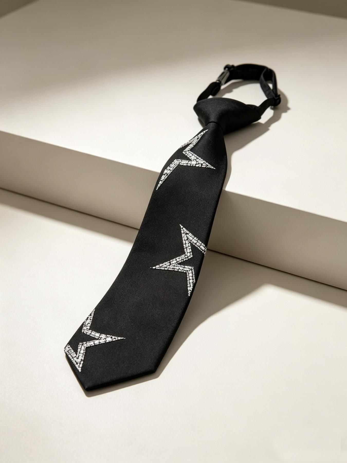 Bow Tie Pre Tied - ربطة عنق مزينة بالترتر على شكل