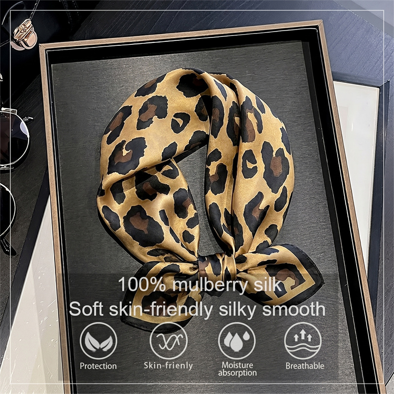 Scarf Silk Square - وشاح مربع من الحرير 100% بنقشة
