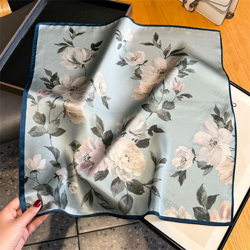 100% وشاح حريري باندانا المرأة - مراجعة Scarf Silk Square وسعره