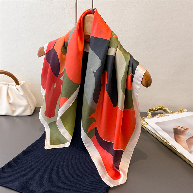 وشاح نسائي مربع جديد لعام 2026 - مراجعة Scarf Silk Square وسعره