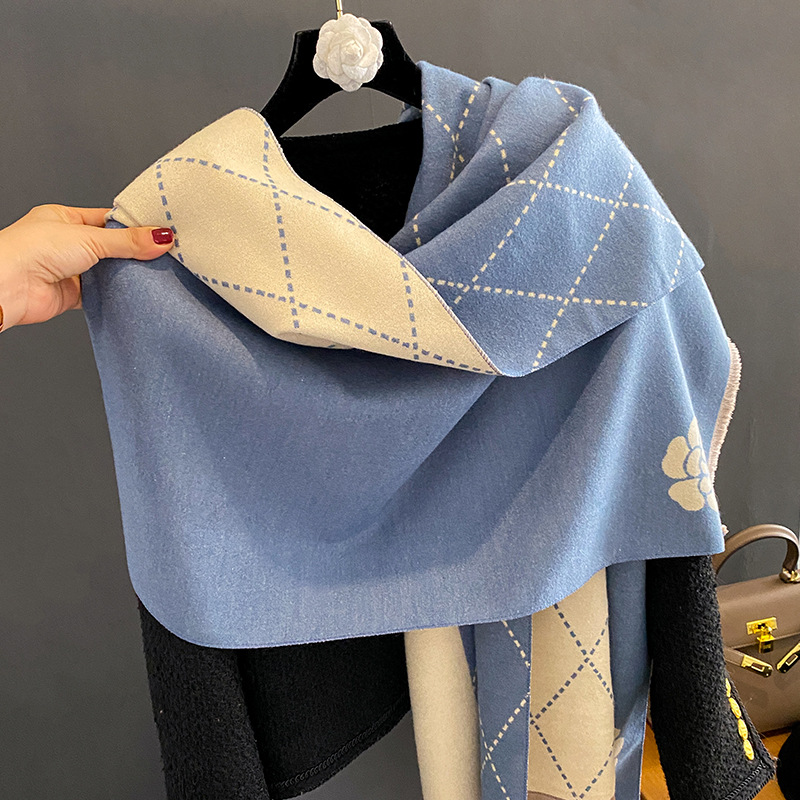 وشاح شتوي نسائي فاخر بطبعة زهو - مراجعة Woven Scarf Blanket وسعره